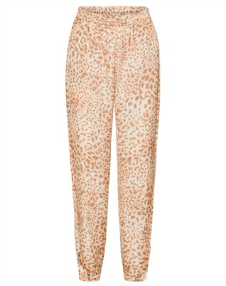 Cora Bukser - Blush Leo